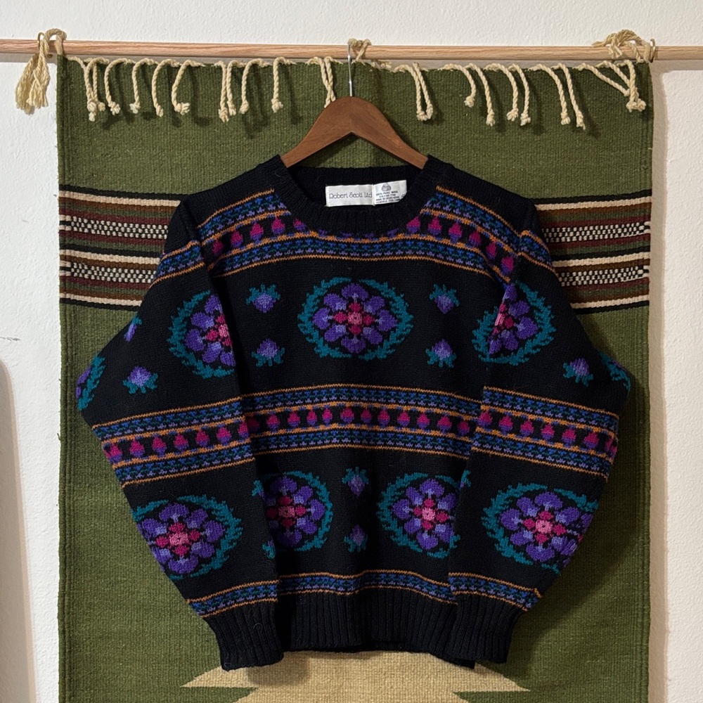 Vintage 80s 90s Floral Patterned Black 100% wool Sweater